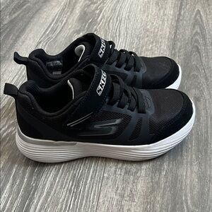 Skechers kids Black and White Sneakers